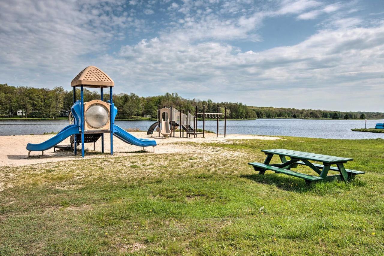 Pocono Mountain Escape With Game Room Walk To Lake! Albrightsville Exteriör bild